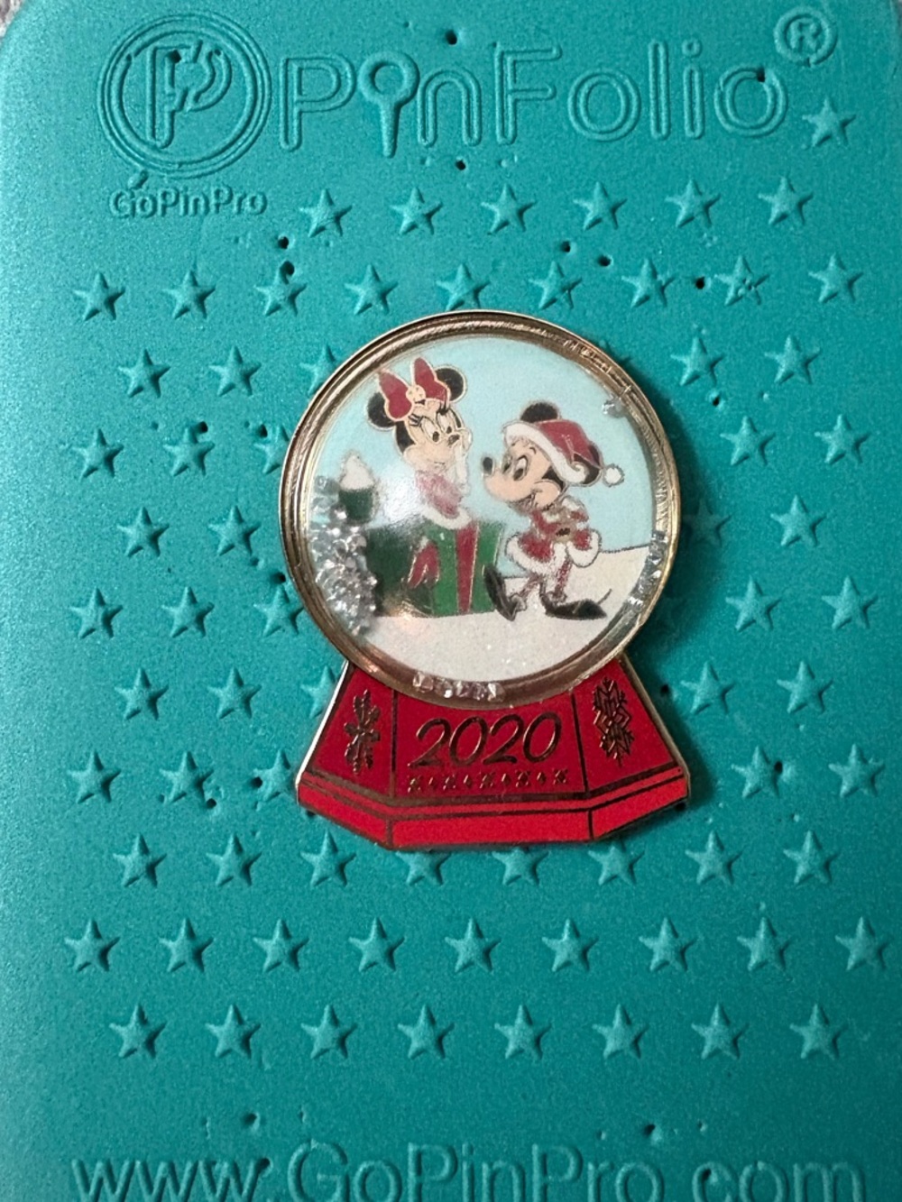 Mickey and Minnie Christmas 2020 Snow globe Pin